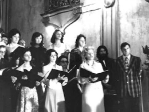 Sueli Bispo e Mariinha Magalhaes Lacerda. Concerto do Coro e Orquestra de Musica Sacra Paulista reg. A.A.Bispo 1974